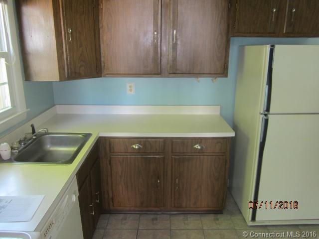 64 Ambassador Dr, Manchester, CT 06042
