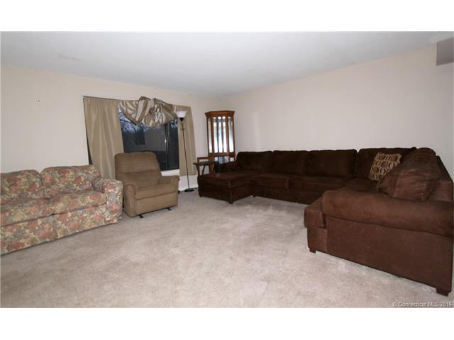 82 Cliffside Dr, Manchester, CT 06042