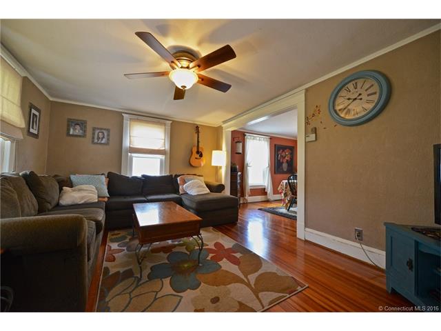 307 Woodbridge St, Manchester, CT 06042