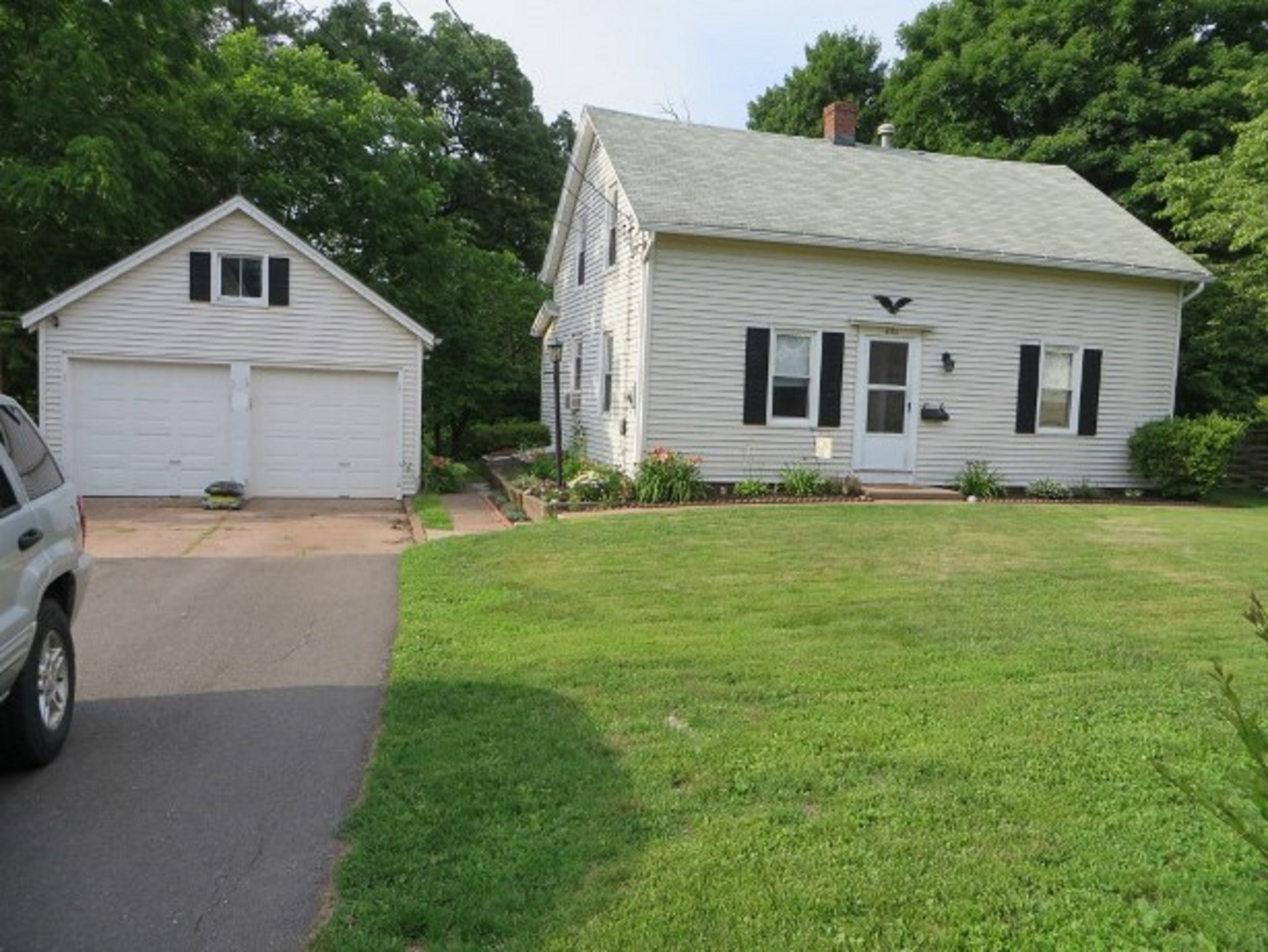 437 1/2 North Main Street, Manchester, CT 06042