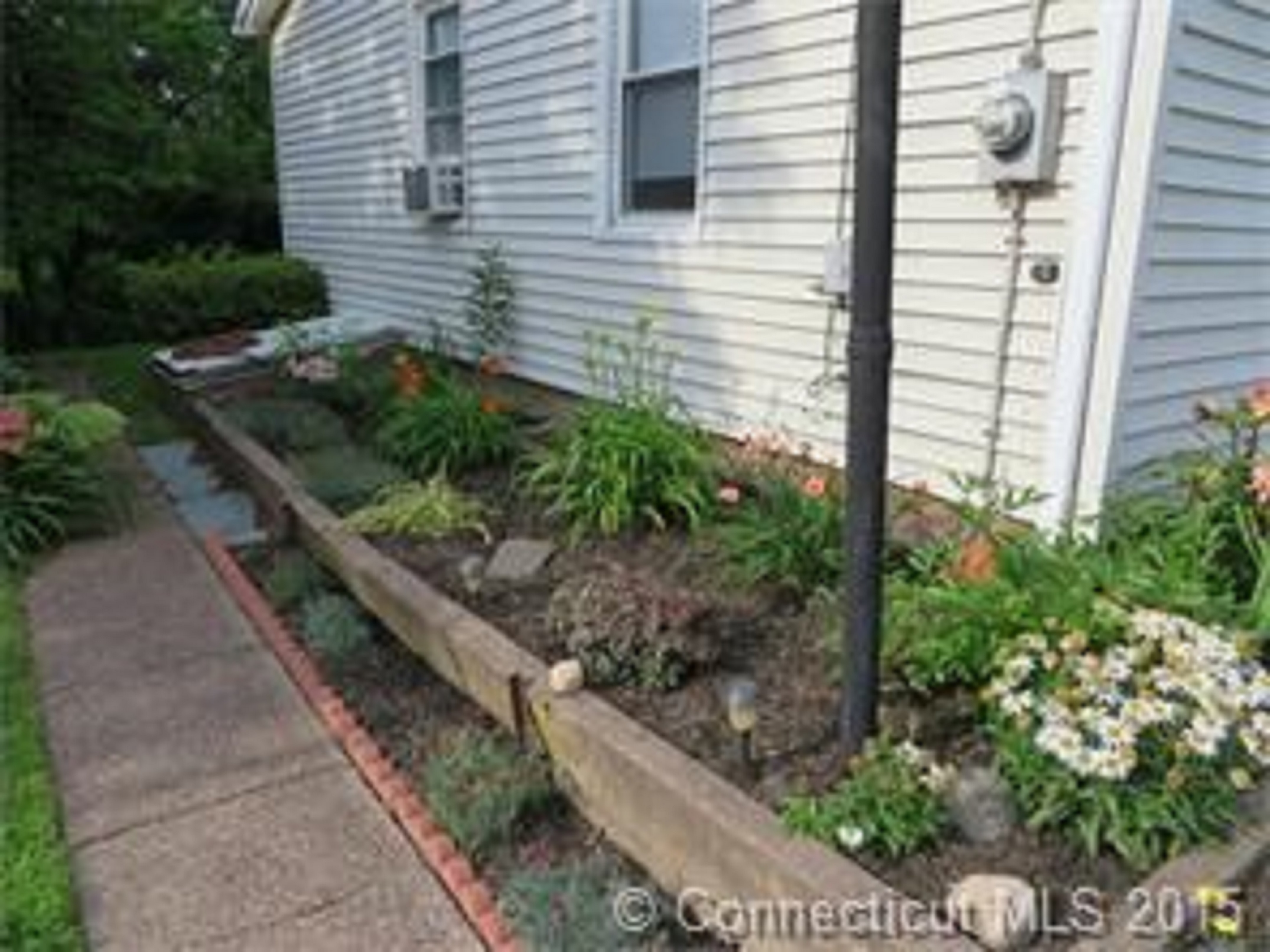 437 1/2 North Main Street, Manchester, CT 06042