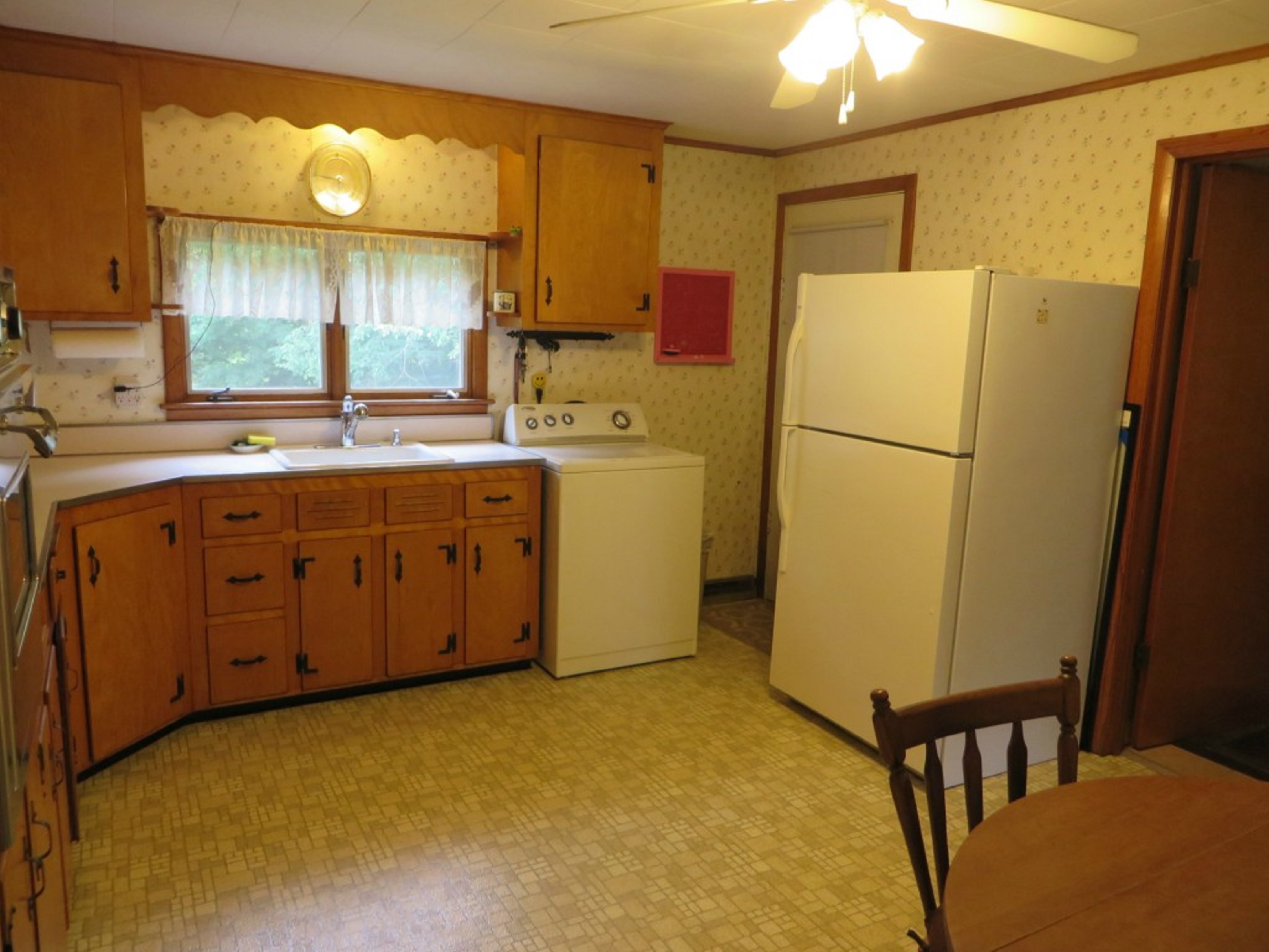 437 1/2 North Main Street, Manchester, CT 06042