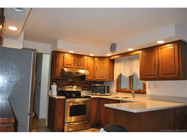 332 Woodland St, Manchester, CT 06042