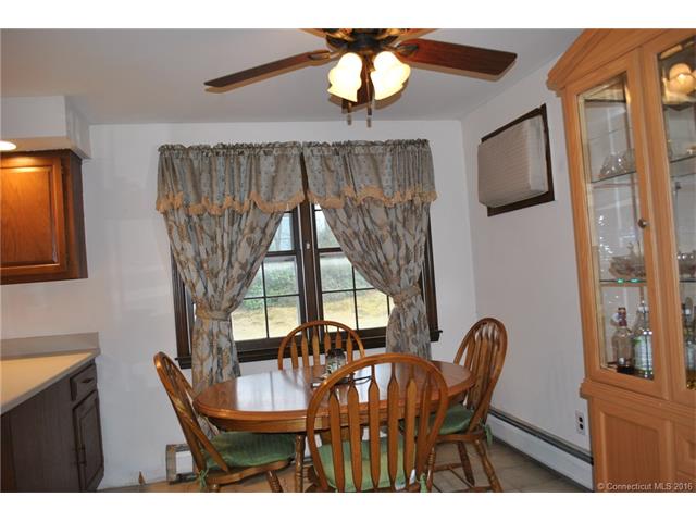 332 Woodland St, Manchester, CT 06042