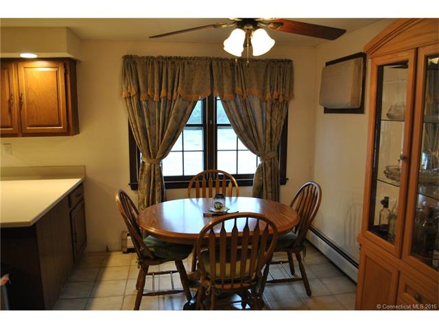 332 Woodland St, Manchester, CT 06042