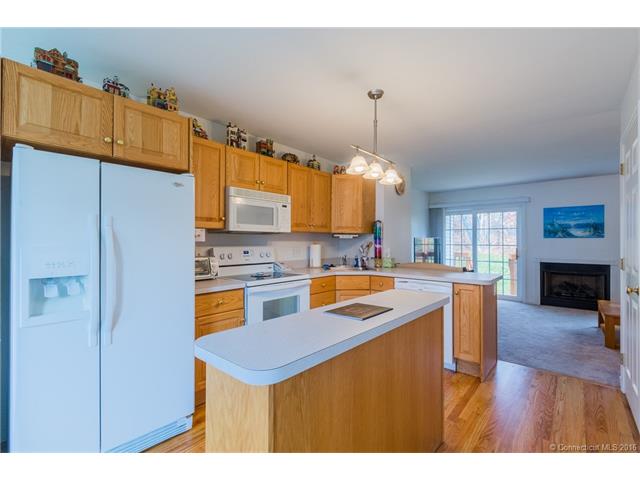 41 Marjorie Ln, Manchester, CT 06042
