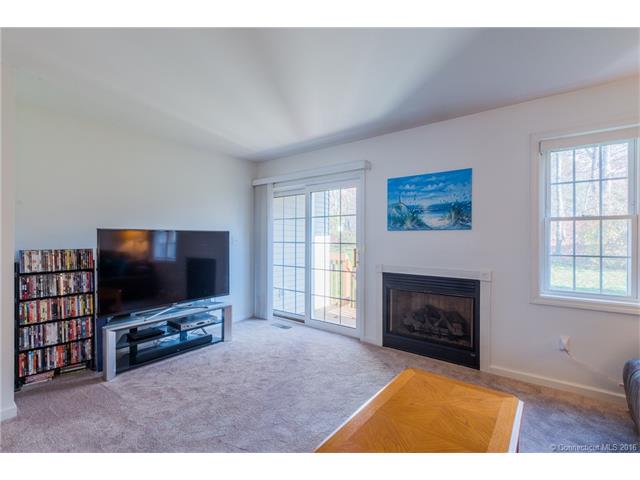 41 Marjorie Ln, Manchester, CT 06042