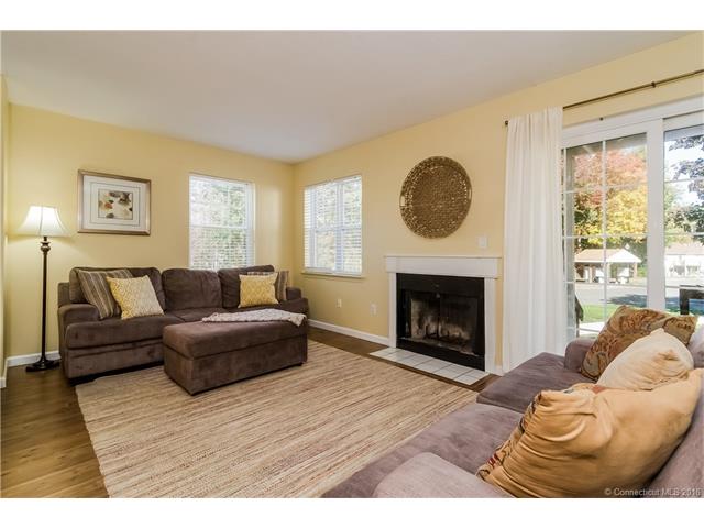 11 Marjorie Ln, Manchester, CT 06042