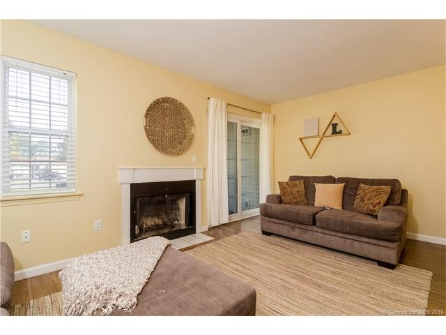 11 Marjorie Ln, Manchester, CT 06042