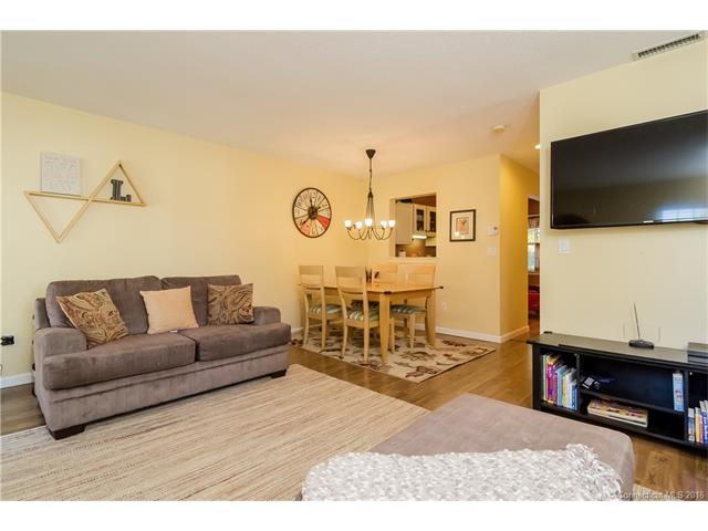 11 Marjorie Ln, Manchester, CT 06042