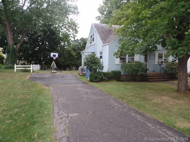 27Englewood Dr, Manchester, CT 06042