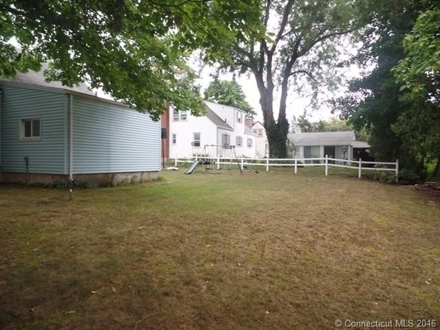 27Englewood Dr, Manchester, CT 06042