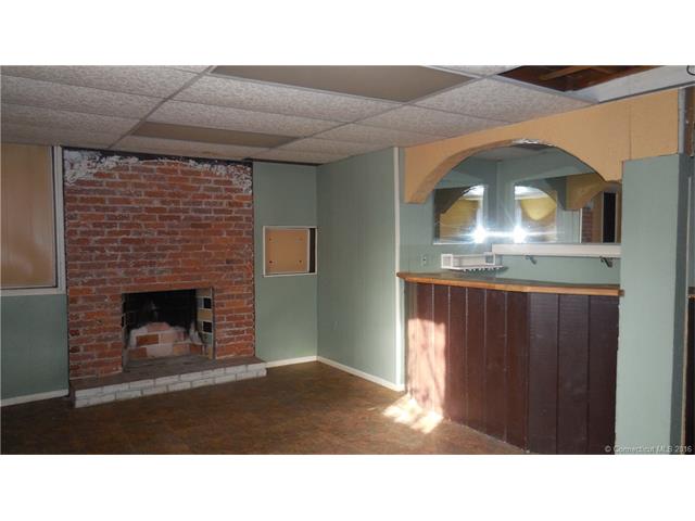 307 Grissom Rd, Manchester, CT 06042