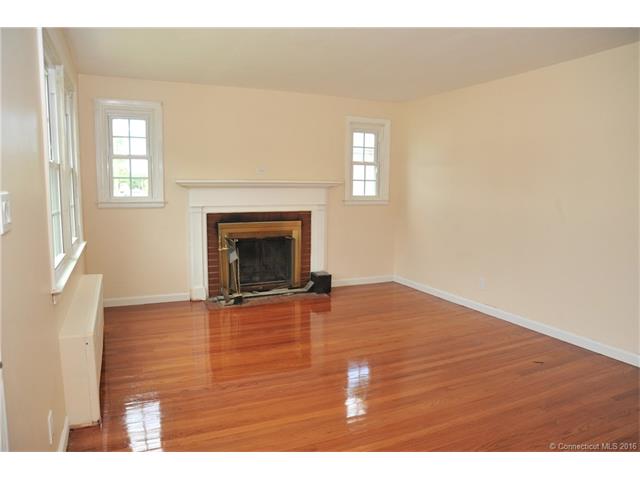 447Summit St, Manchester, CT 06042