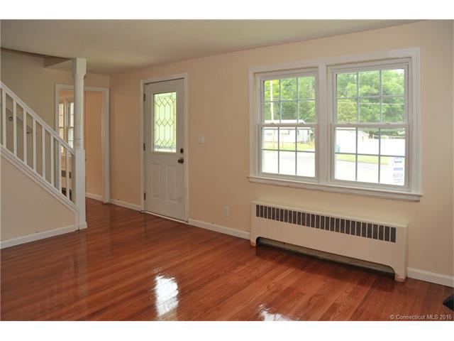 447Summit St, Manchester, CT 06042