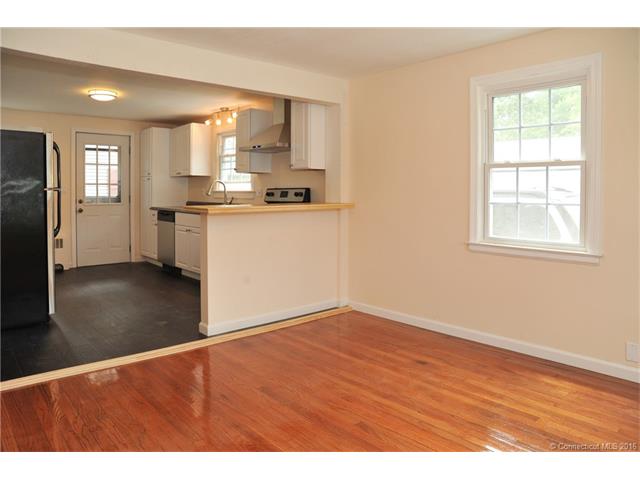 447Summit St, Manchester, CT 06042