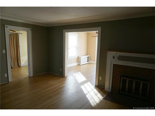 32 Strong St, Manchester, CT 06042