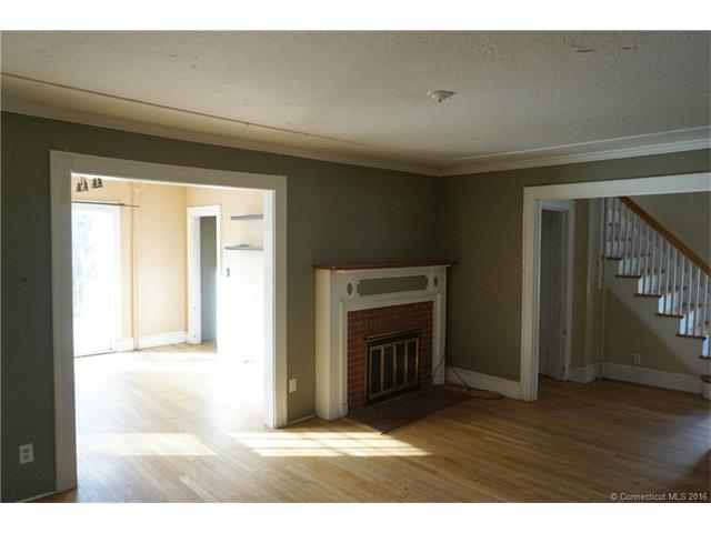 32 Strong St, Manchester, CT 06042