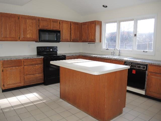 190E Main St, Manchester, CT 06042