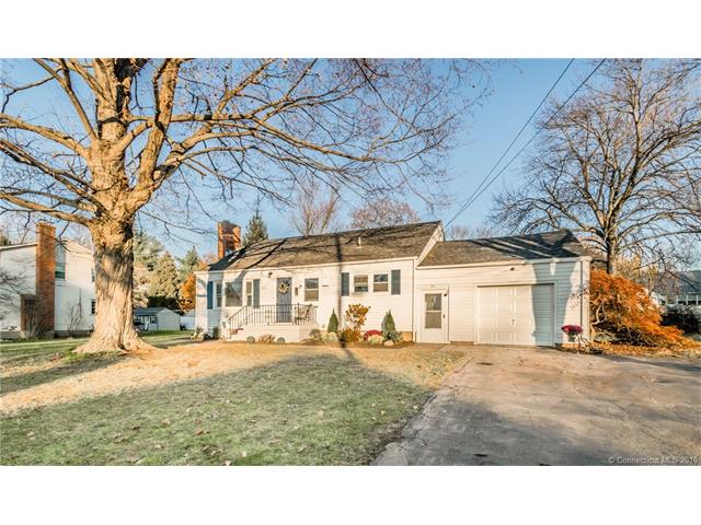 51 Oakwood Rd, Manchester, CT 06042