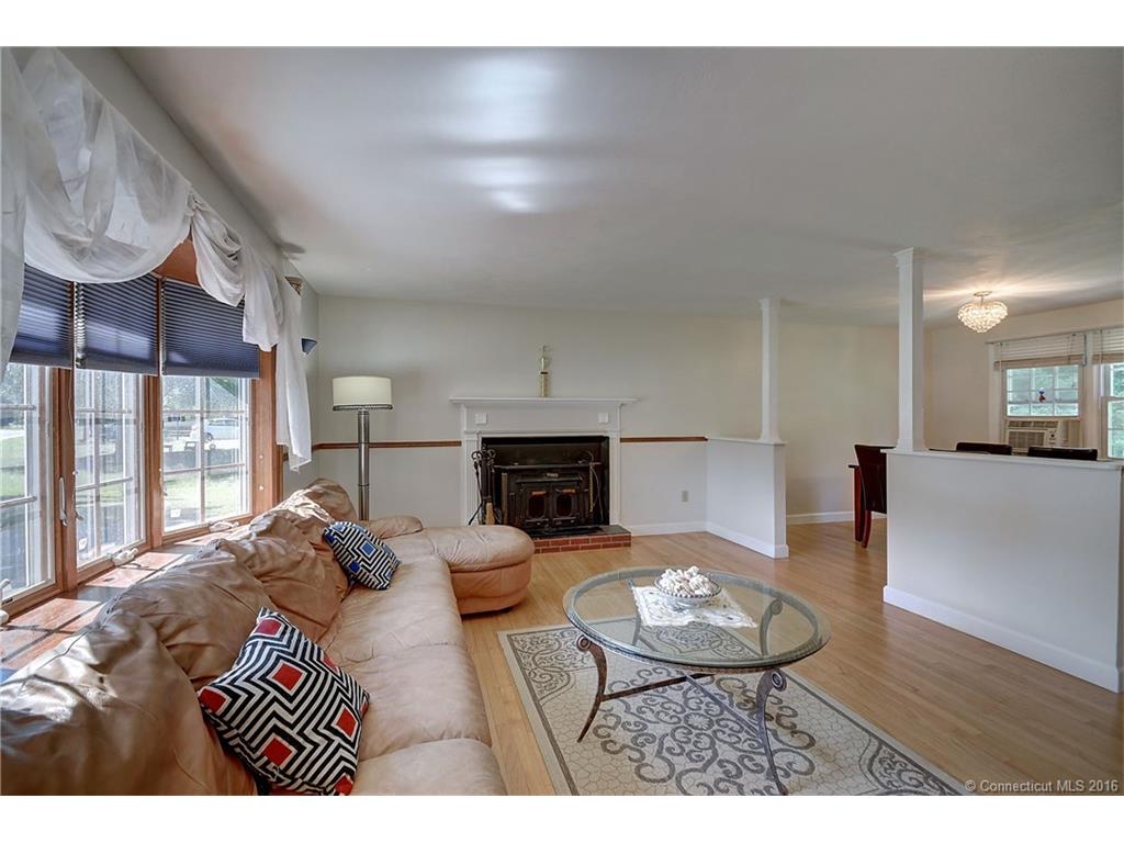 26 Croft Dr, Manchester, CT 06042