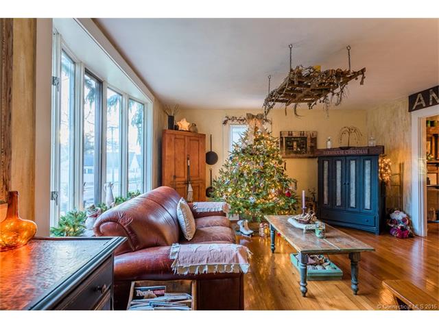 193 Woodbridge St, Manchester, CT 06042
