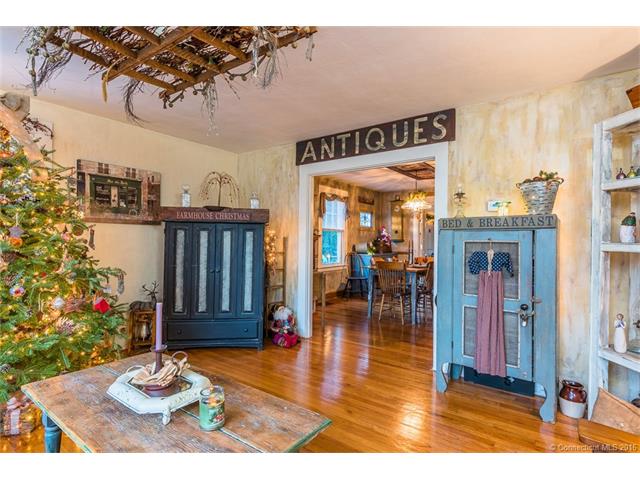 193 Woodbridge St, Manchester, CT 06042
