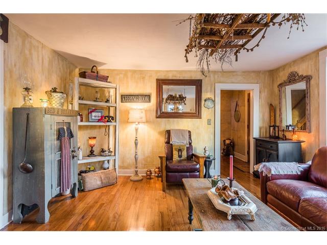 193 Woodbridge St, Manchester, CT 06042
