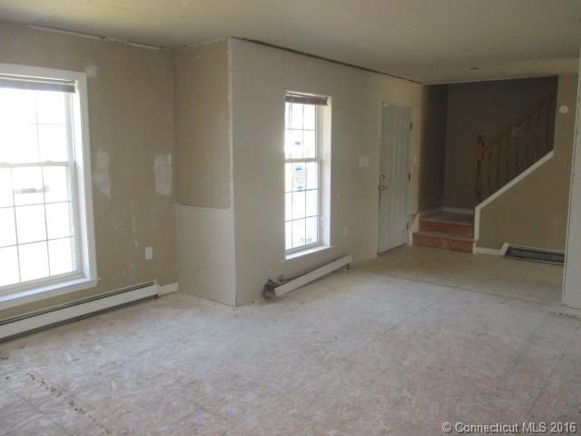 31Botticello Dr, Manchester, CT 06042