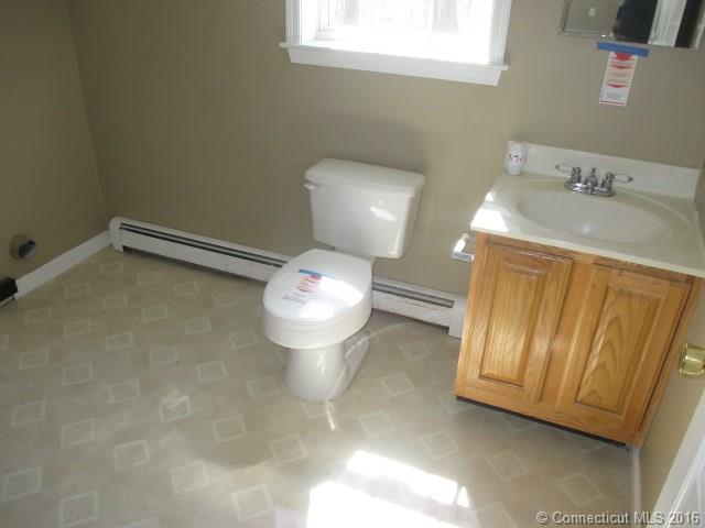 31Botticello Dr, Manchester, CT 06042