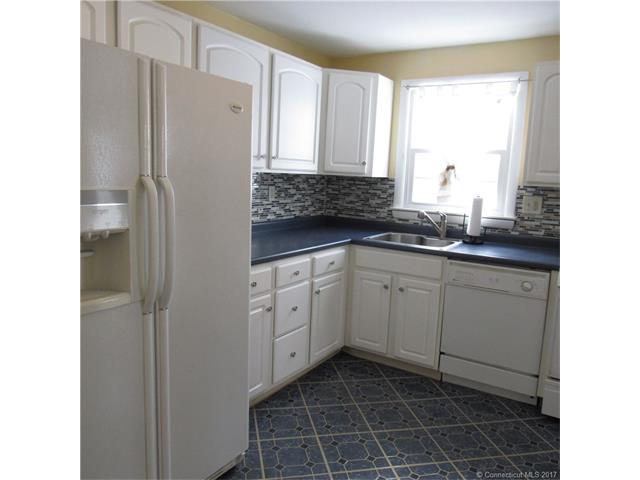 14 Esquire Dr, Manchester, CT 06042