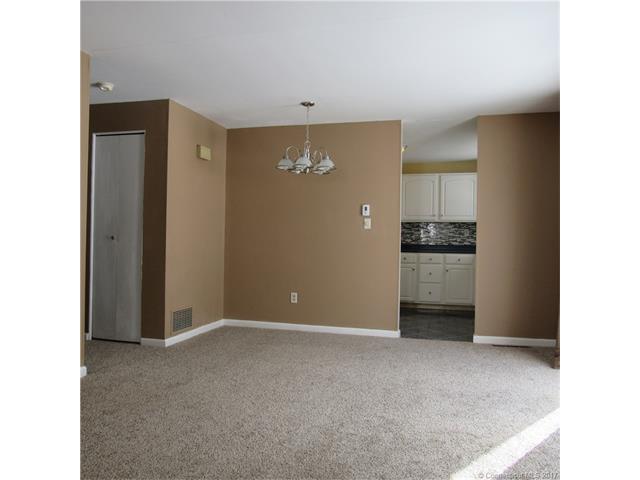 14 Esquire Dr, Manchester, CT 06042