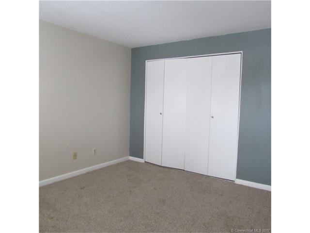 14 Esquire Dr, Manchester, CT 06042
