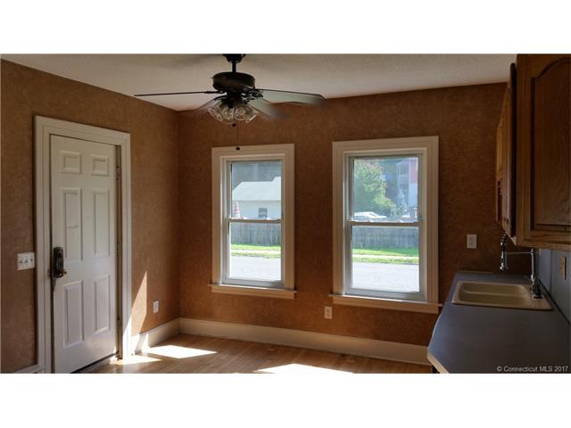 23Delmont St, Manchester, CT 06042
