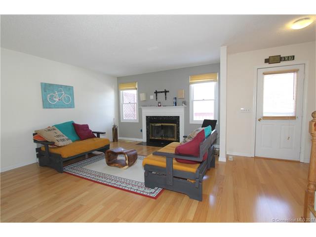 49 Woodland St, Manchester, CT 06042