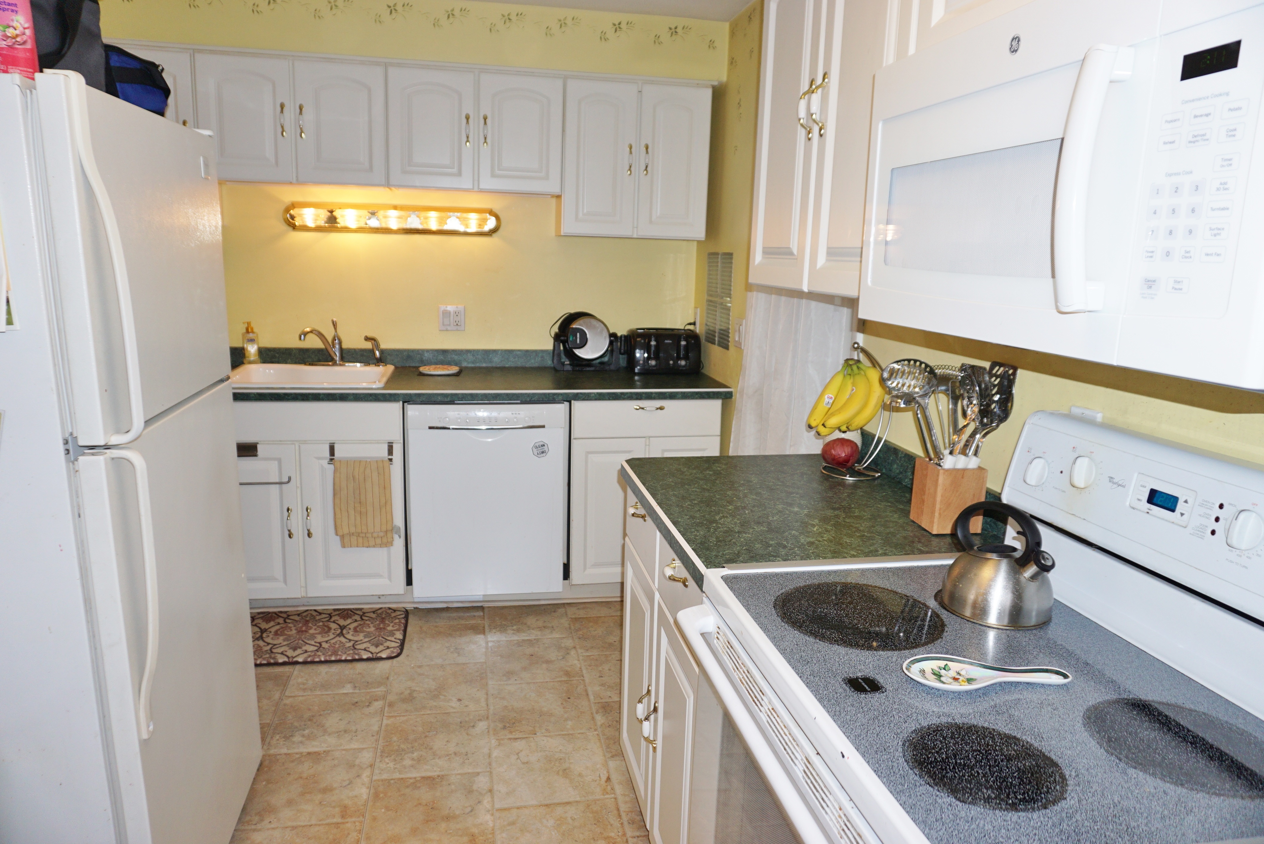 51 Green Rd, Manchester, CT 06042