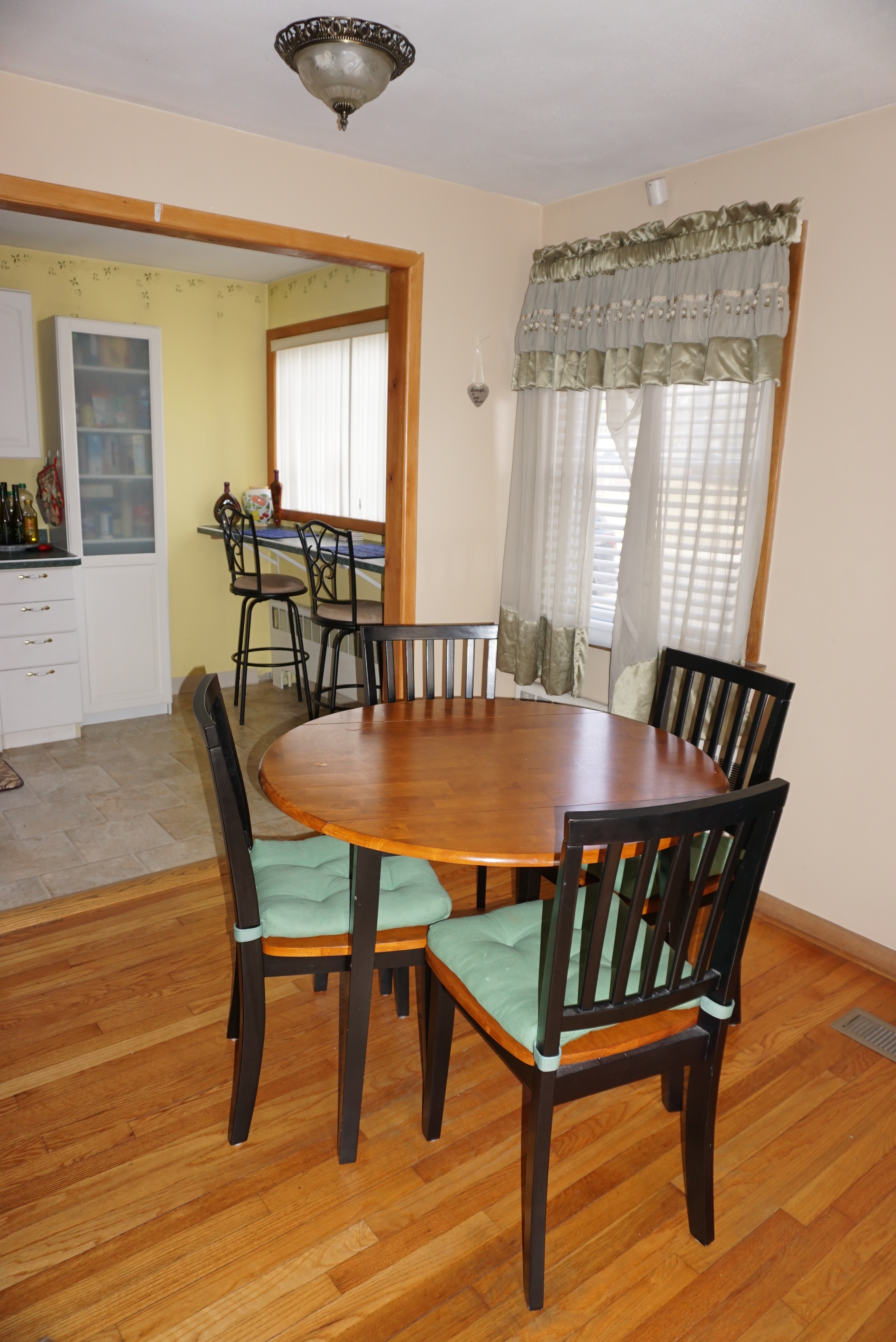 51 Green Rd, Manchester, CT 06042