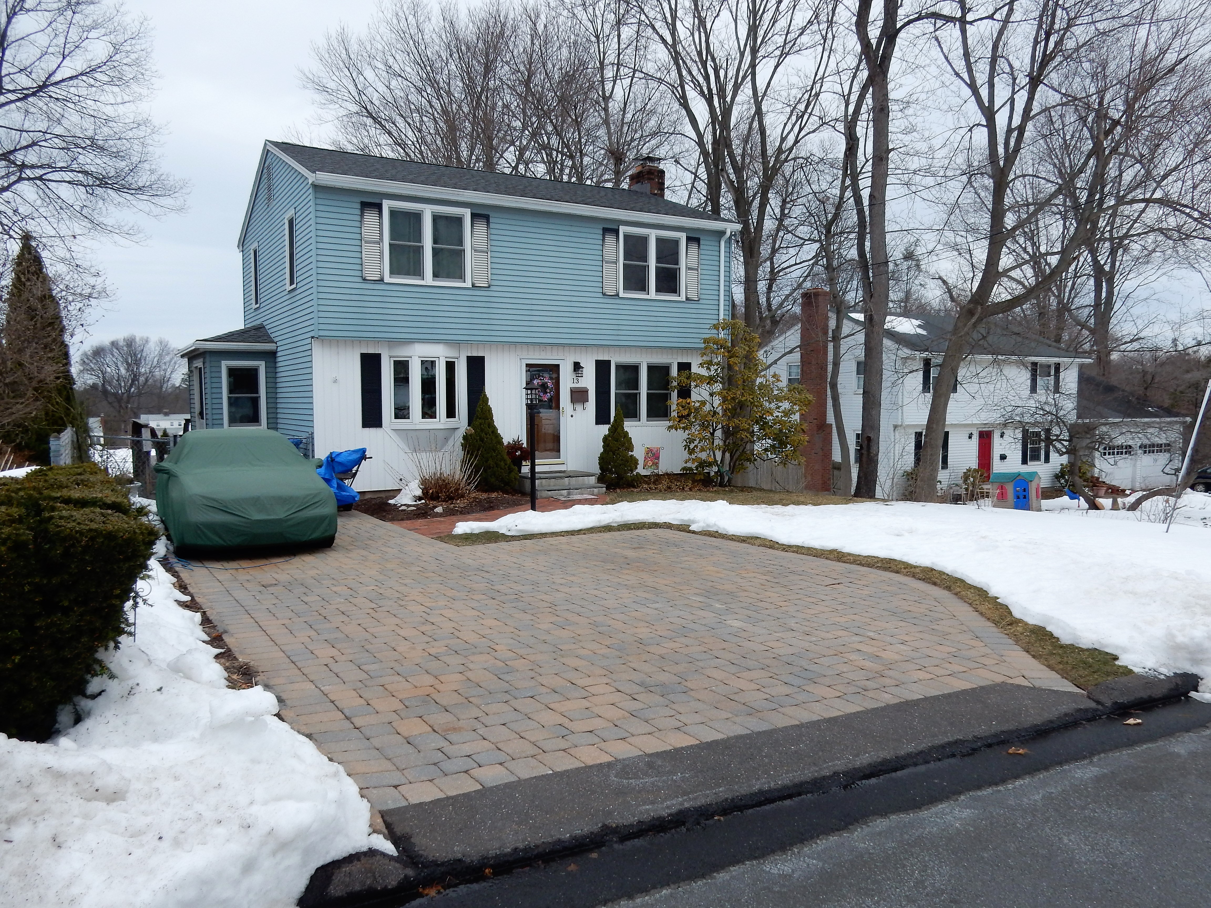 13 Farmington St, Manchester, CT 06042