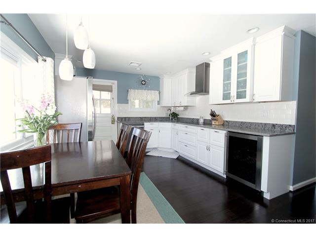 40 Agnes Dr, Manchester, CT 06042