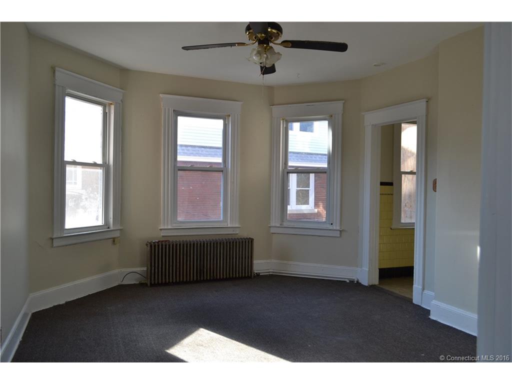 139 Glen St, New Britain, CT 06051