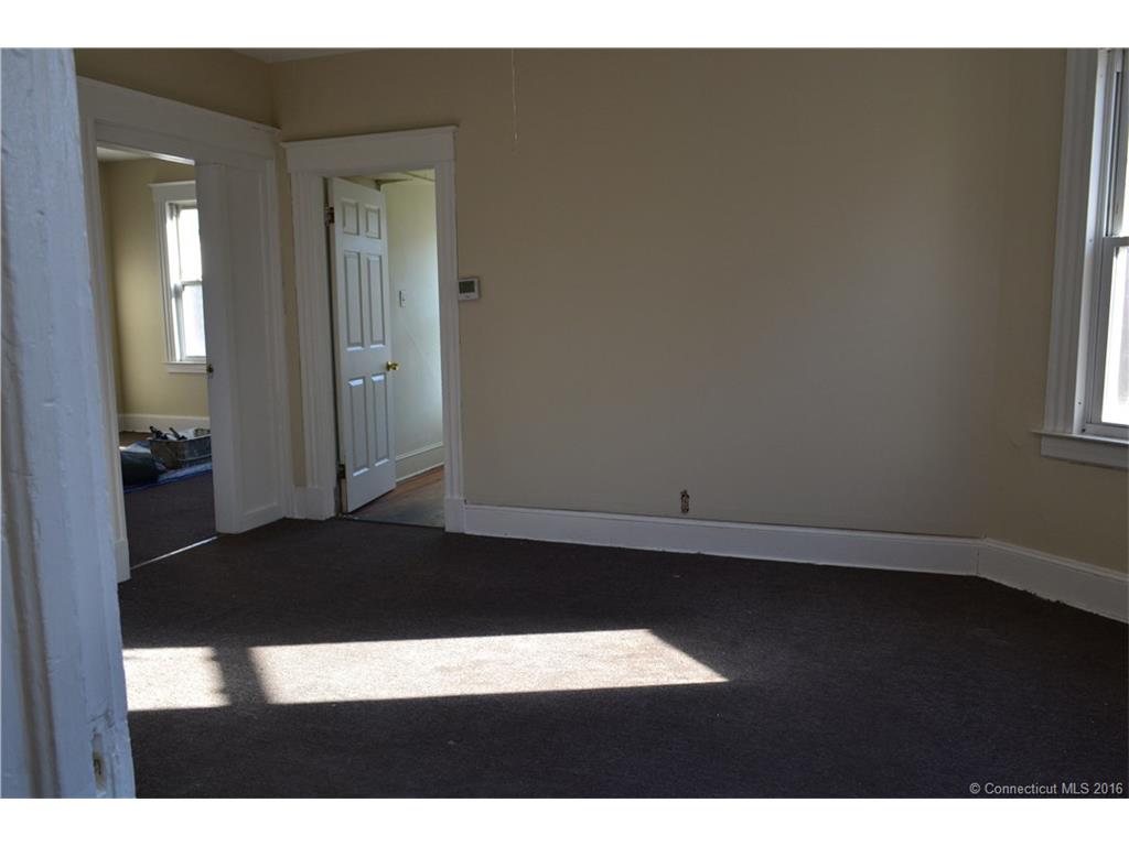 139 Glen St, New Britain, CT 06051