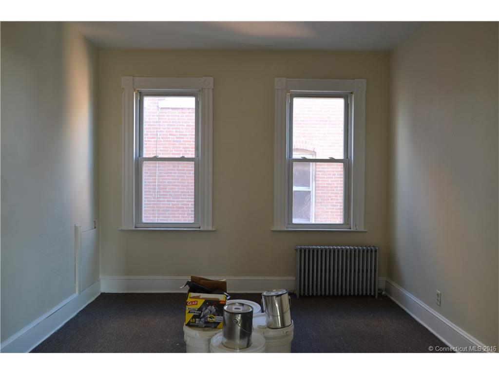139 Glen St, New Britain, CT 06051