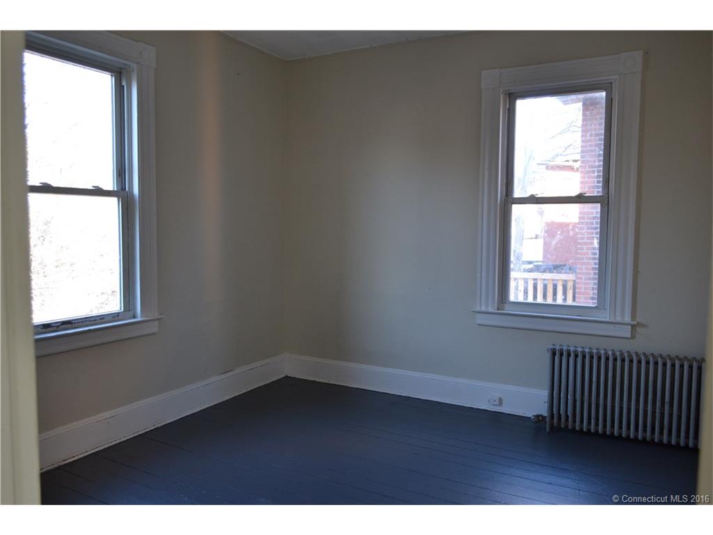 139 Glen St, New Britain, CT 06051