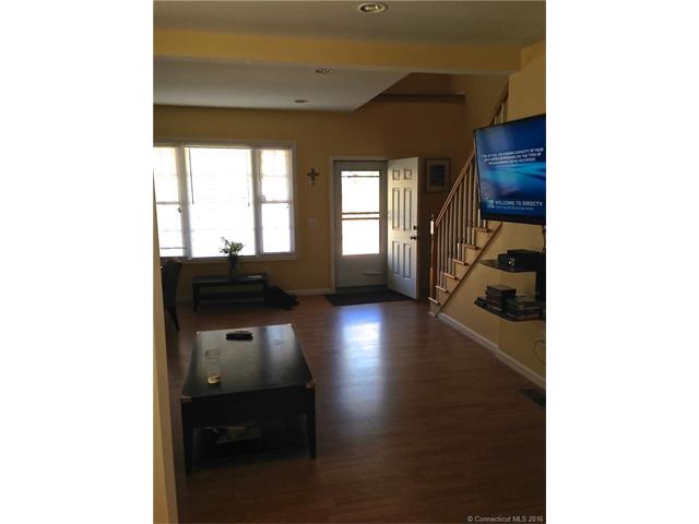 48 Buell St, New Britain, CT 06051