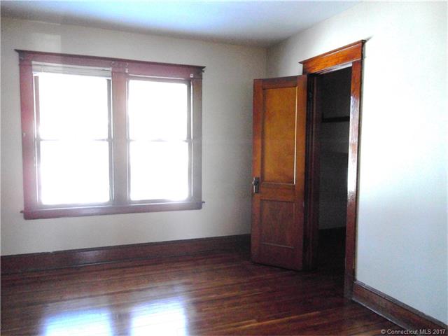 40Gladden St, New Britain, CT 06051