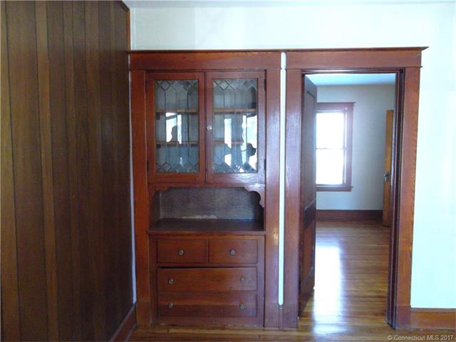 40Gladden St, New Britain, CT 06051