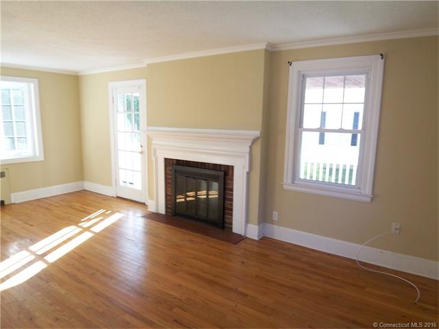 31 Chamberlain St, New Britain, CT 06052