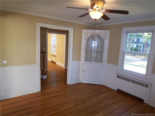31 Chamberlain St, New Britain, CT 06052