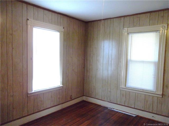 42Derby St, New Britain, CT 06053