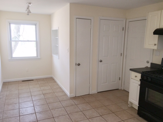 6 Nachilly Dr, New Britian, CT 06053